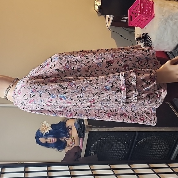 Wonderly Petite Smocked Neck Printed Peasant Top - Picture 3 of 6